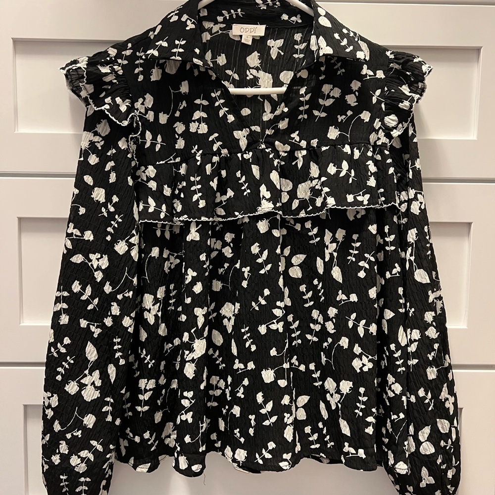 ODDY Black and White Floral Blouse